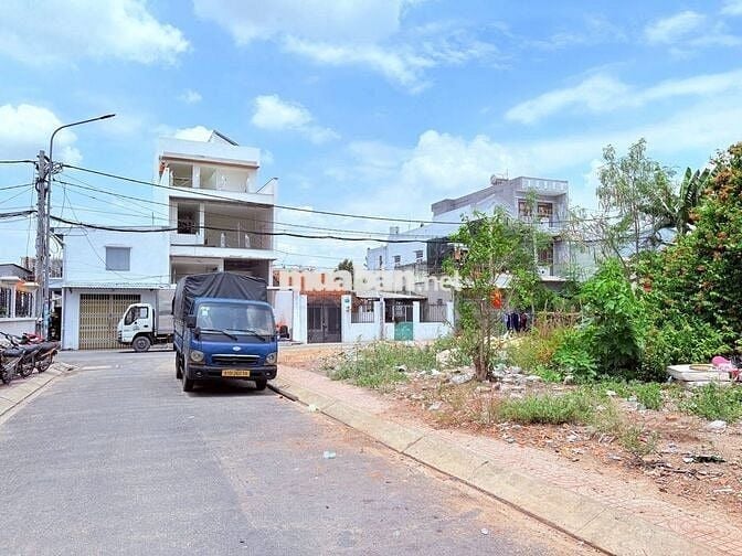 HÀNG NGON ĐẤT FULL THỔ ĐƯỜNG NHỰA Ô TÔ 6M NGAY PHẠM VĂN ĐỒNG