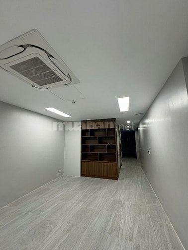 Cho thuê gấp Toà Văn Phòng mới tinh 320m Phương Mai quận Đống Đa