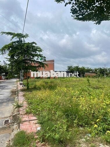 ĐẤT NỀN - Quốc Lộ 1A chạy vào 100m - sổ sẵn công chứng sang tên ngay