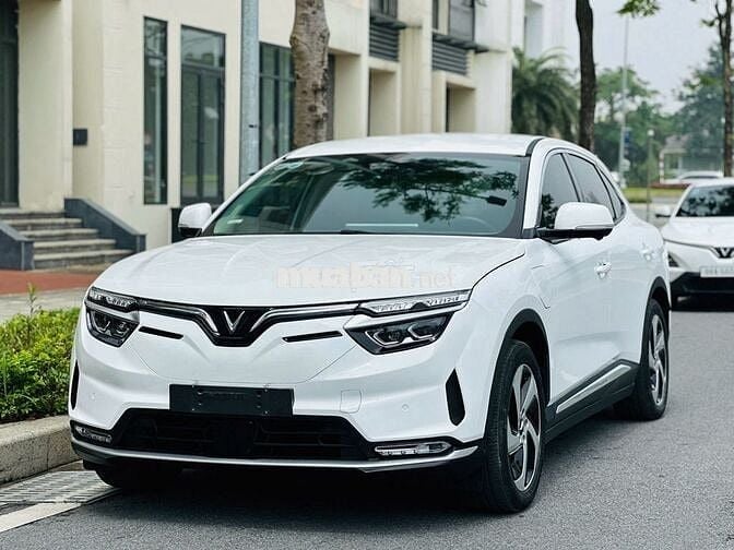 VinFast VF8 Eco AWD 2023 - 745 Triệu