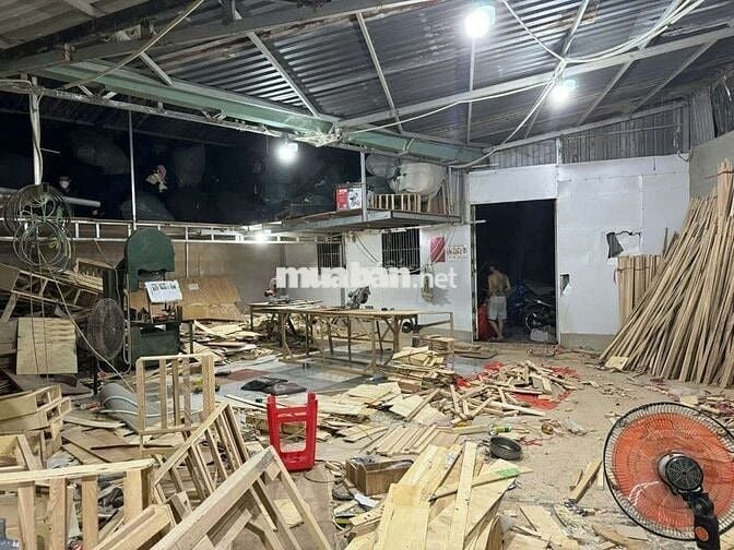 KHO XƯỞNG 650M2 ĐƯỜNG XE 3T ĐI CÓ VP SẴN GIÁ TỐT