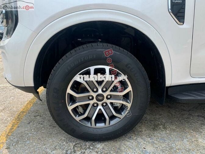 Ford Everest Ambiente 2.0L 4×2 AT