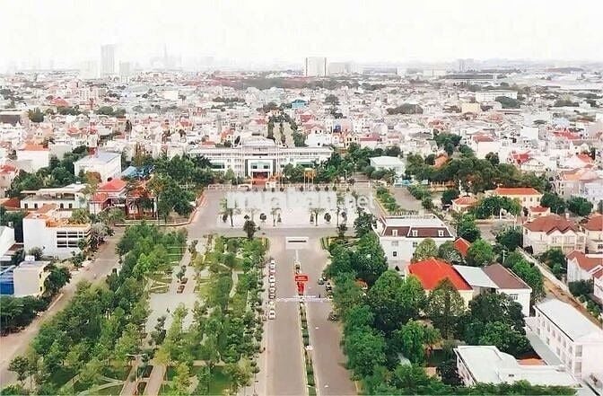 Bán Nhà Mặt Tiền, 3 Tầng, 4PN - KDC Hành Chính Dĩ An, Nhà Đẹp Ở Ngay