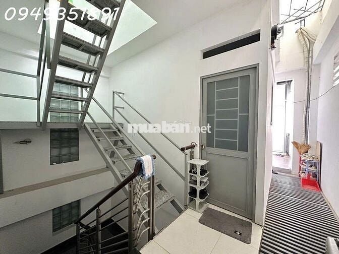 🏡 NHÀ CHDV - 12 PHÒNG - 2 MẶT THOÁNG - HẺM Ô TÔ NƠ TRANG LONG P7