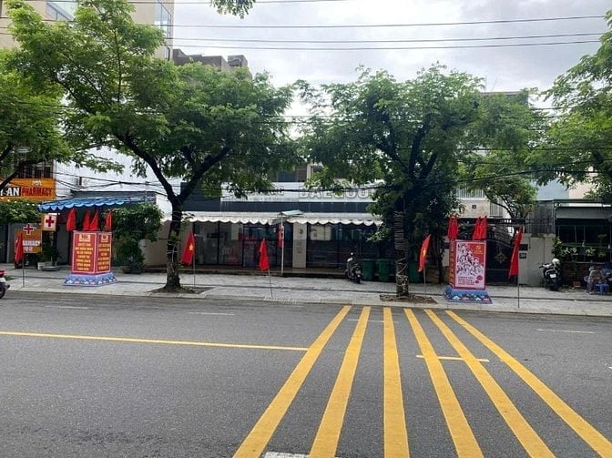 Cho thuê 1 nhà hàng tại 52 Hồ Nghinh, Sơn Trà, Đà Nẵng, ngang 15 m