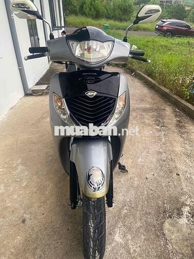 Định cư Úc nên bán SH ý 150i xe ít đi,màu Bạc đẹp