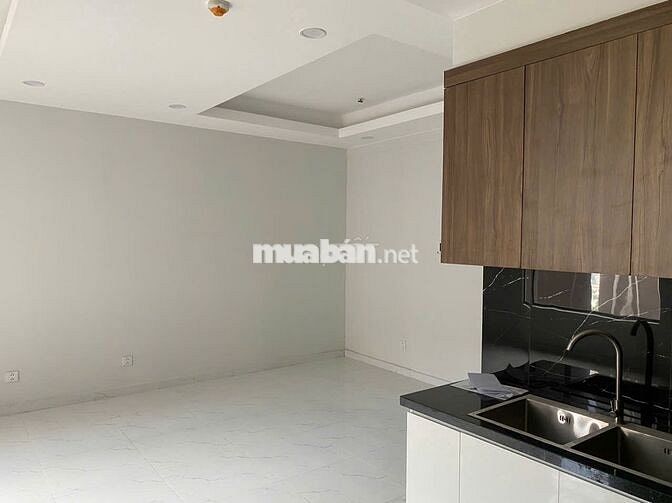 HOT Studio giá rẻ 3tr5, có sẵn rèm máy lạnh, nhà trống