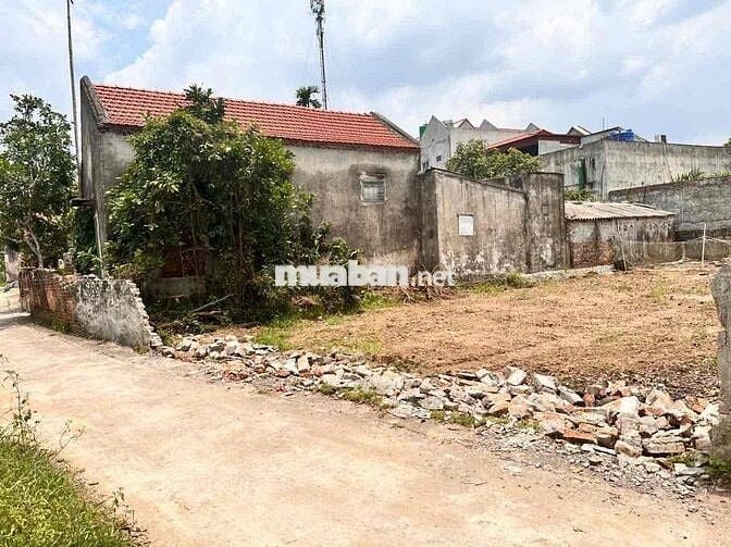 em đang cần tiền lên bán mảnh đất thổ cư.
