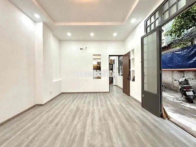 Cho thuê nhà HXH Nguyễn Duy Dương Q10, 5x12m, Trệt 3 lầu, giá 40tr
