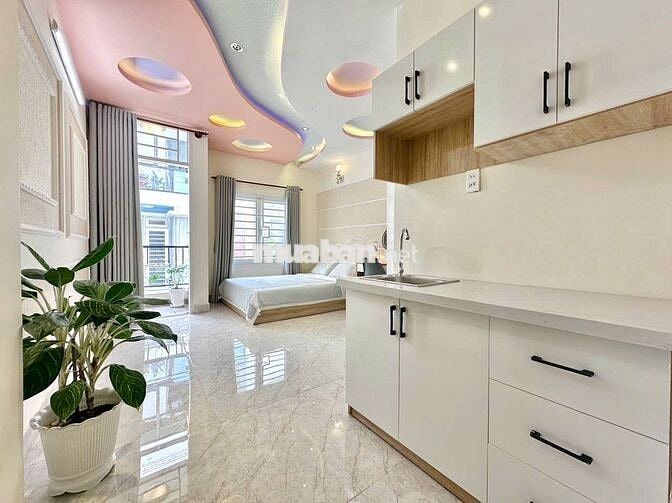 Cho Thuê Căn Hộ Ban Công Full Nội Thất Gần Ngã Tư Hàng Xanh, Gần UTH