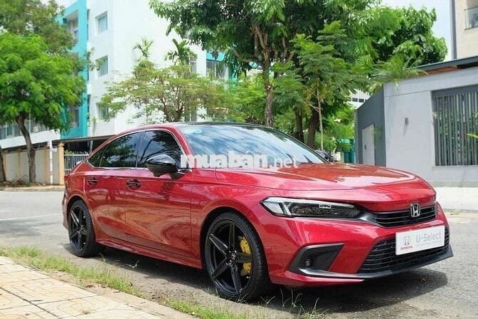 Civic RS Đỏ 2023- 34000 km, Trang bị trên 50 Trieu