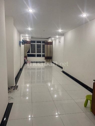 Cho thuê căn hộ cao cấp Giai Việt 12tr 3pn.2wc có máy lạnh