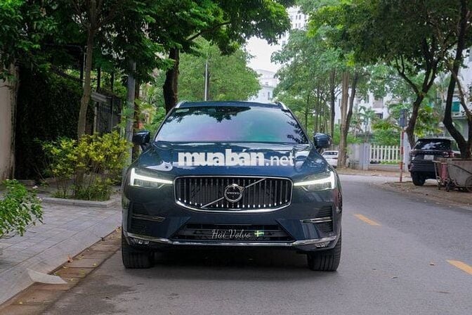 Volvo XC60 2025 Ultimate Dark B6 AWD - 4000 km