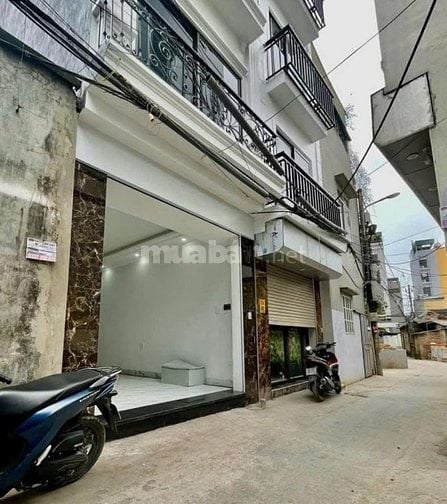 Hoàng Quốc Việt 31m2*5T, nhà đẹp, cách ô tô 30m, ngõ to rộng, 7.5 tỷ