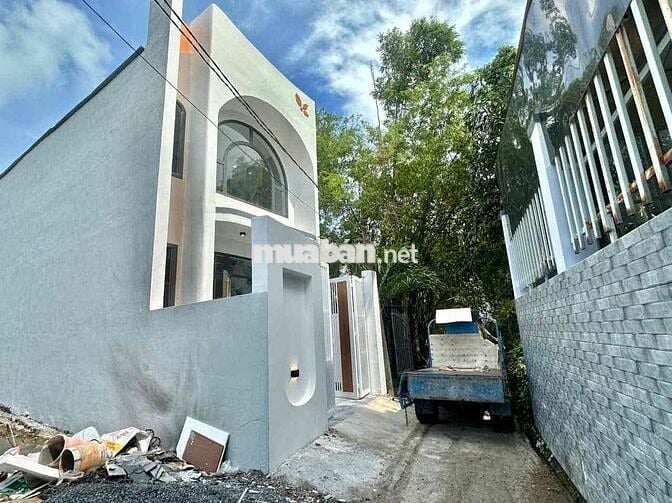 Bán nhà phố 76m2 gần Chợ Hưng Long giáp Bình Chánh 2km Sổ Hồng Riêng
