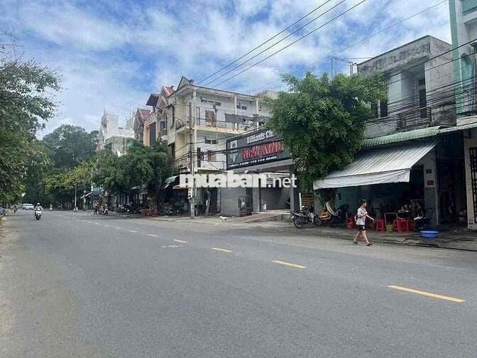 BÁN MT KINH DOANH KCN SÓNG THẦN DĨ AN NGANG 5*30 150m GIÁ 7đ