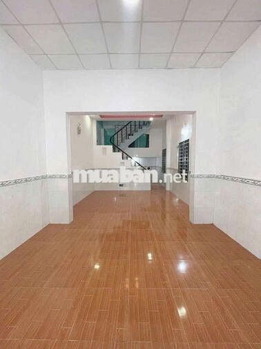 Cho thuê nhà mặt tiền gần chợ Xóm Nghèo