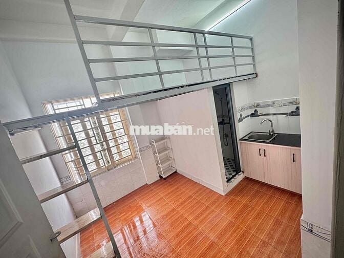Phòng giá rẻ 2.4tr - 2.7tr có gác, kệ bếp ngay Aeon Tân Phú