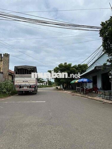 Cần Tiền lên đời xe bán gấp miếng đất thổ cư phú long