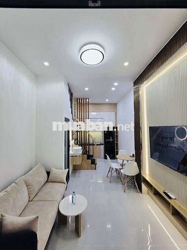 Q1, ngay C.A TPHCM, 2 tầng, DTSD 36m², cách 3 căn ra HXH, chỉ 4.65 tỷ