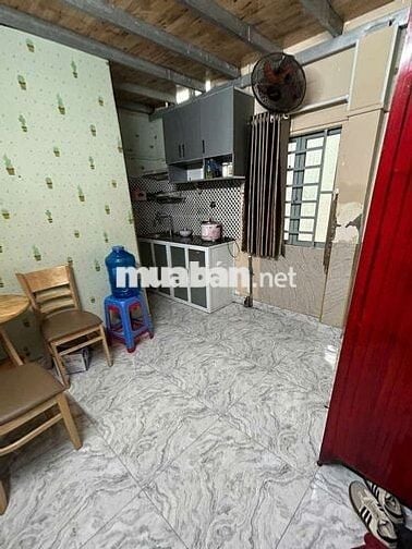 Cho thuê nhà nguyên căn có nội thất cơ bản như hình