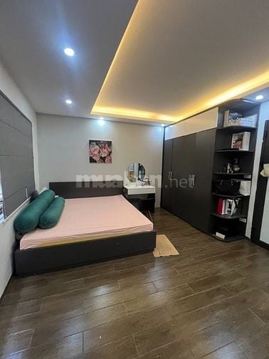 NGUYỄN VĂN CỪ. Ô TÔ. CÁCH MẶT PHỐ HƠN 5M. 100M CẦU CHƯƠNG DƯƠNG. 8.6 T