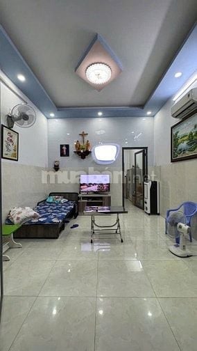 ** Giá 5,7 Tỷ TL [ 3,8 x 14 ] Vòng xoay Lê Đại Hành **