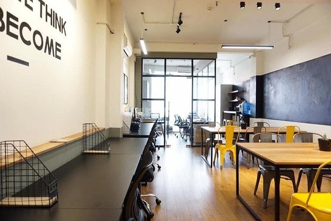 VP 60m2 mặt tiền 755 Lũy Bán Bích, tòa nhà Victoria Building 
