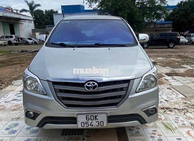 Toyota Innova 2016 2.0E sạch đẹp fun đồ chơi