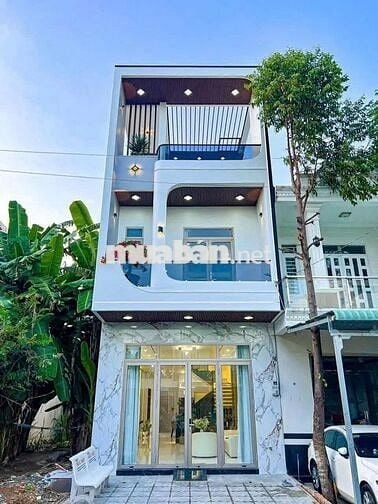 Hạ Giá Bán Gấp Nhà Mặt Tiền Mới Xây Ngay Trung Tâm Thủ Dầu Một