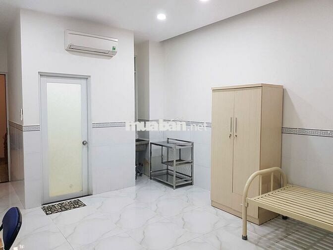 154/17 Cho thuê phòng đẹp, ban cong toilet riêng 27m2 P15 TB