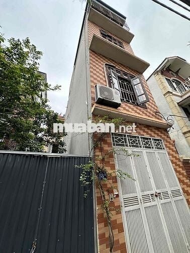 CẦN BÁN NHÀ 4 TẦNG MẶT PHỐ BẮC CẦU . 4 PHÒNG NGỦ VIEW THOÁNG CỔ LOA
