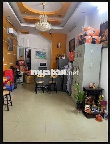 Mặt Bằng Tầng Trệt – Làm Văn Phòng, Ở Lại Được – Trung tâm Quận 7