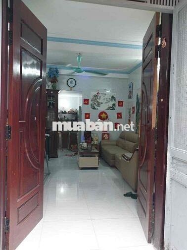 Hơn 2 tỷ có nhà đẹp Định Công-4 chỗ đỗ cửa-Sát phố-40m*2T;2N