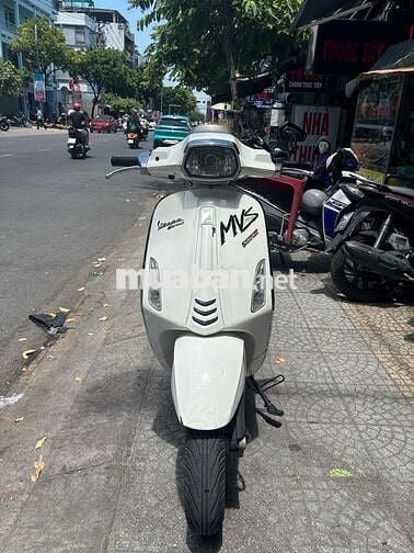 Vespa sprint trắng đen chính chủ