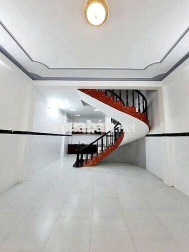 Nhà trệt 2 lầu 4PN đường Lý Chính Thắng 16 triệu