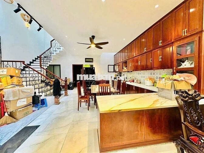 Cho thuê nhà 3 tầng mặt tiền Thanh Long, Hải Châu