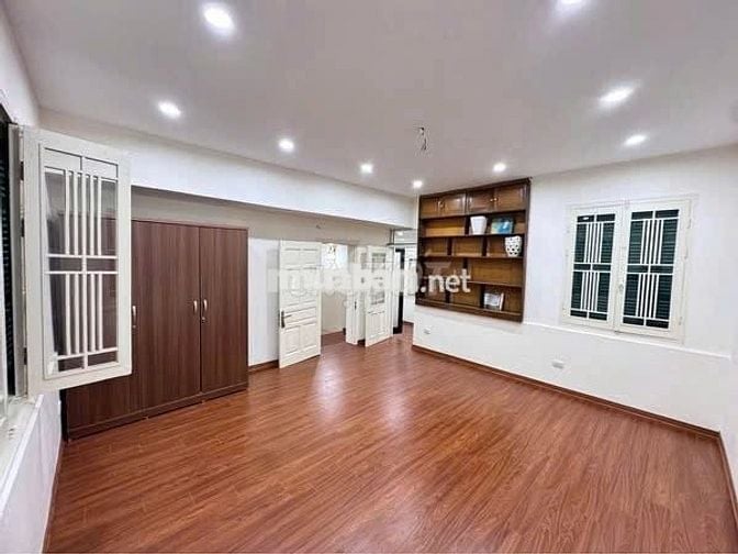 Bán nhà phố Nguyễn Công Hoan, ô tô tránh, 82m mặt tiền 5m, chỉ nhỉnh