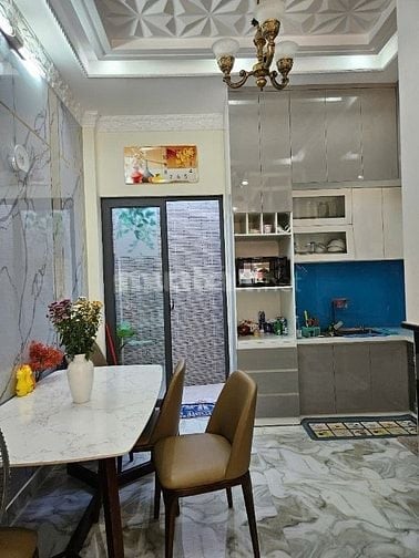 Nhà 4 lầu  MT Ngộp bank bán 6.3tỷ 84 Đào Tông Nguyen TT Nhà bè DT: 53,