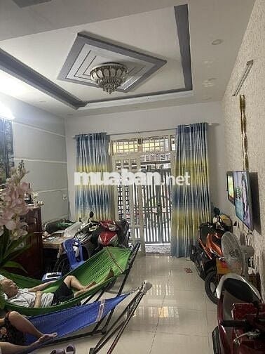 NHÀ PHỐ 3 TẦNG Ở NGAY SÁT MẶT TIỀN HUỲNH TẤN PHÁT - QUẬN 7 - 72M2