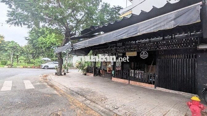Cho thuê mặt bằng góc, 2 mặt tiền, Tân Phong quận 7