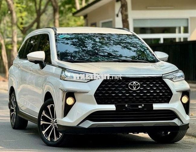 Veloz 2022 số tự động màu trắng