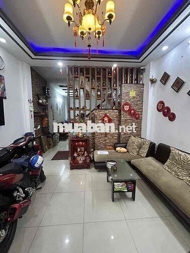 Nhà 4 tầng , Sát Mặt Tiền - giáp Tên Lửa - 50m2 - Hoàn Công - hơn 5ty