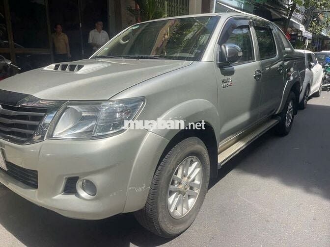 Toyota Hilux 2012, giá 365 triệu đồng