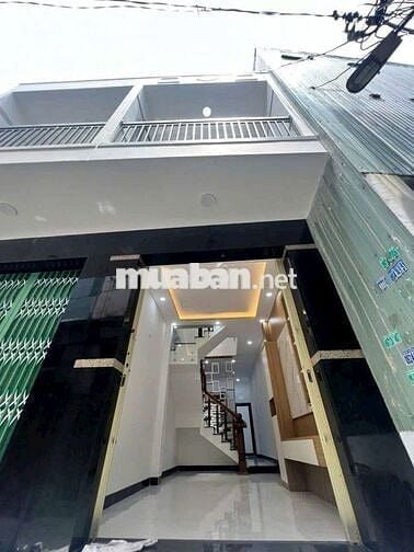 Nhà mới xây cách biển 1Km cách đường oto 10