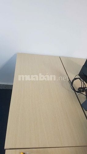 Cần thanh lý 8 bàn làm việc + 1 bàn họp