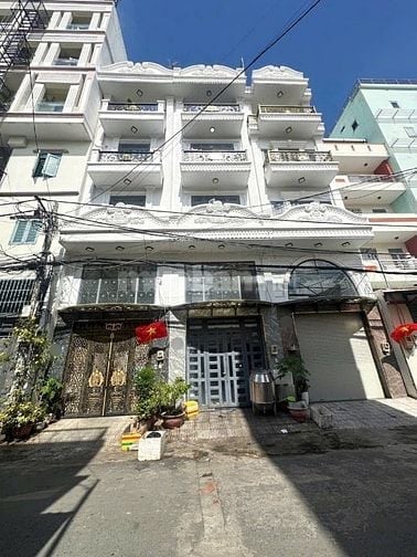 Nhà dt 63m2 đúc thật 5 tầng 5pn hẻm 8m Lê Văn Quới, Q.Bình Tân