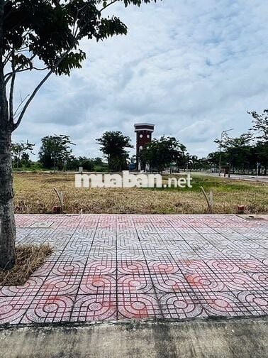 GẤP! Nền full thổ hạ 830Tr đường ĐT824 giáp Hựu Thạnh, Đức Hòa,Long An