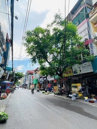 Chính chủ bán nhà mặt phố Lê Văn Hiến. Kinh doanh sầm uất ngày đêm