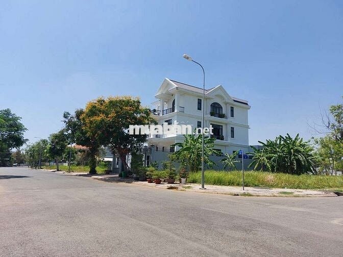 Đất nền sổ hồng riêng Cảng Sài Gòn, giá 61 triệu/m2
